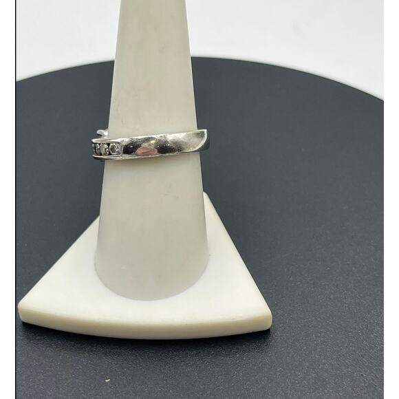 Ross Simons Vintage Sterling Silver Simulated Diamond CZ Engagement Ring Sz 8.25 - Picture 4 of 12